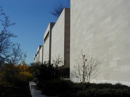 Air and Space Museum<br>Location: <a href="https://www.google.com/maps/search/?api=1&query=38.88777,-77.01857" target="_new">National Mall</a>